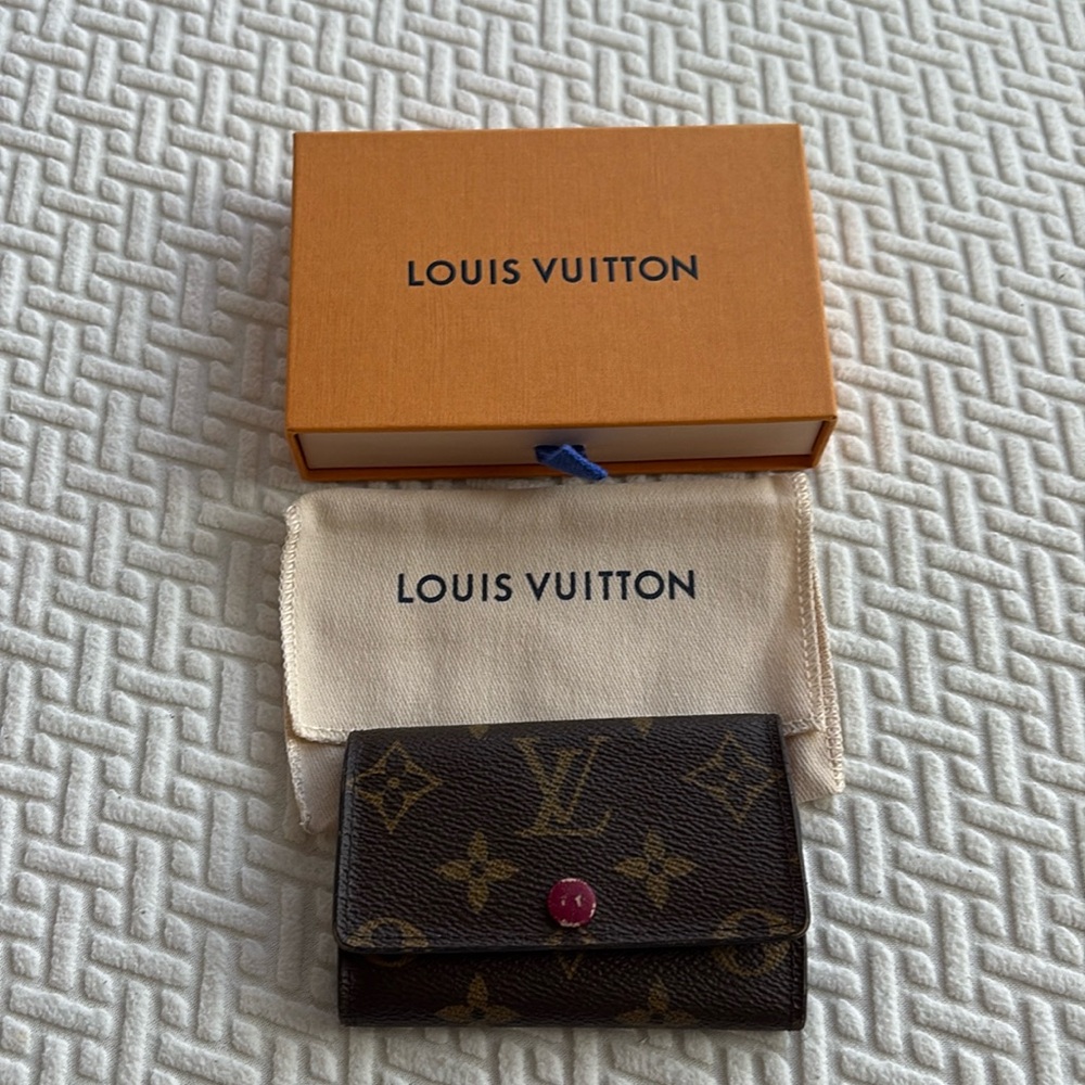 Louis Vuitton 6 Ring Key Holder
